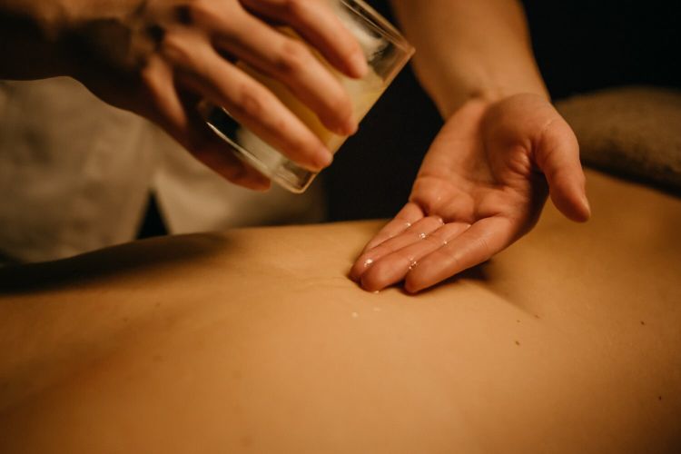 Oil massage services in Arjan